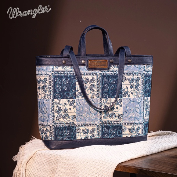 Wrangler Paisley Pattern Dual Sided Print Tote + Wallet Jean - Picture 2 of 9